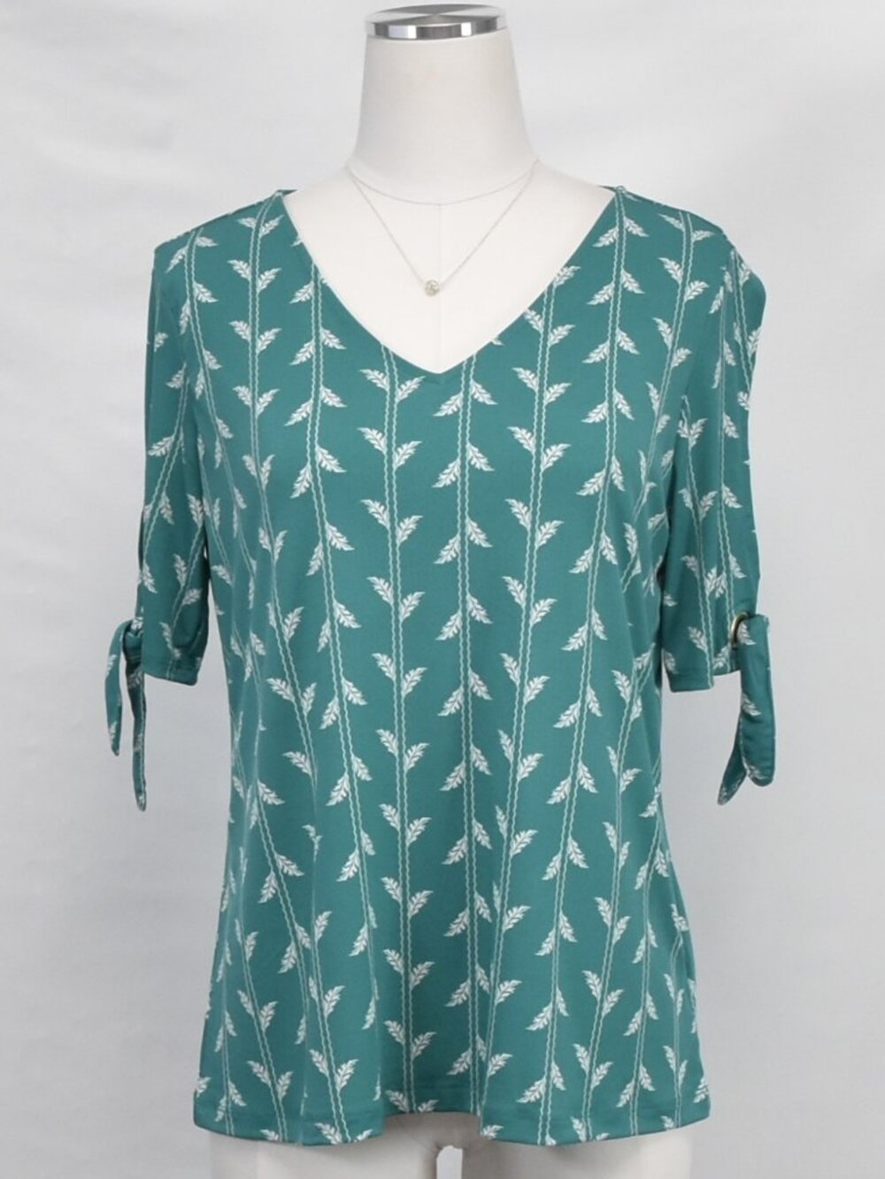 Liz Claiborne top Size Medium